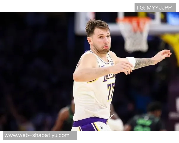 拉拉维亚谈与东契奇搭档感受:他让我在比赛中更加轻松自如